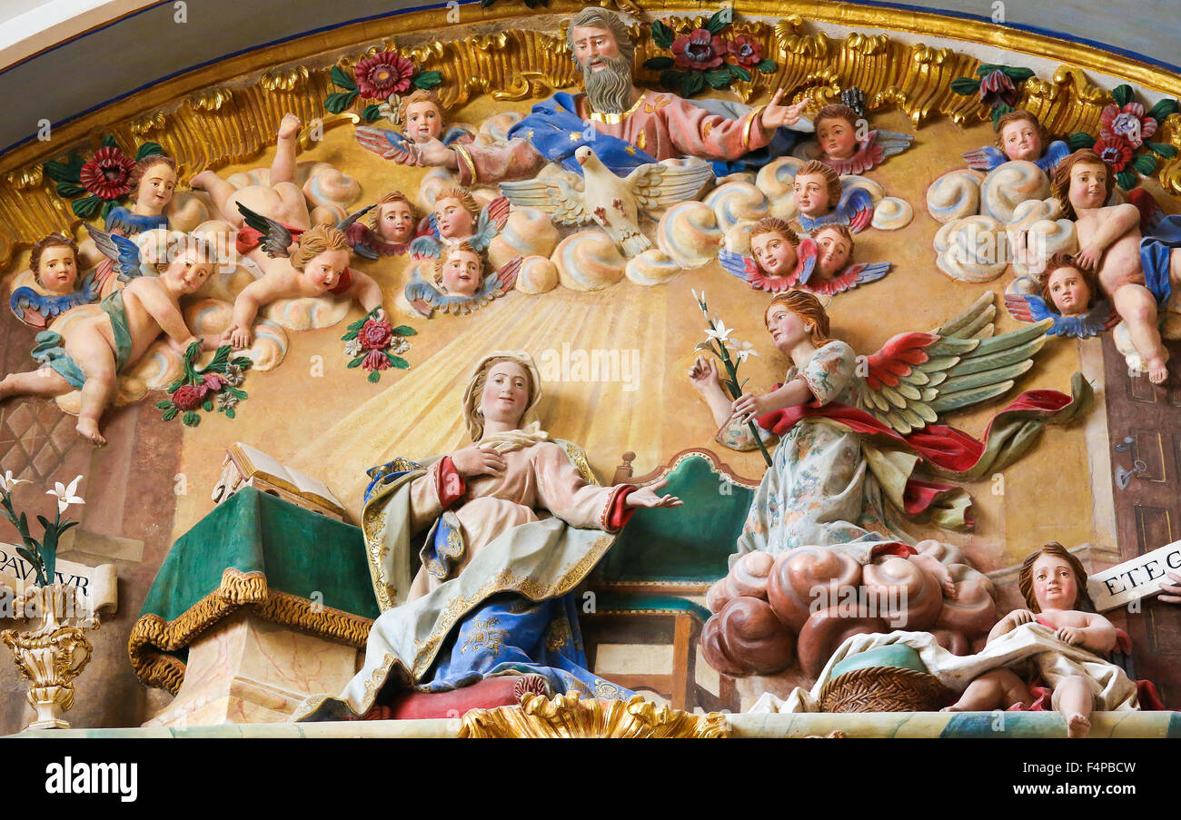 Annunciazione scultura raffigurante Maria Madre di Dio e l'Arcangelo Gabriele nella Cattedrale di Burgos, Castiglia, Spagna Foto Stock