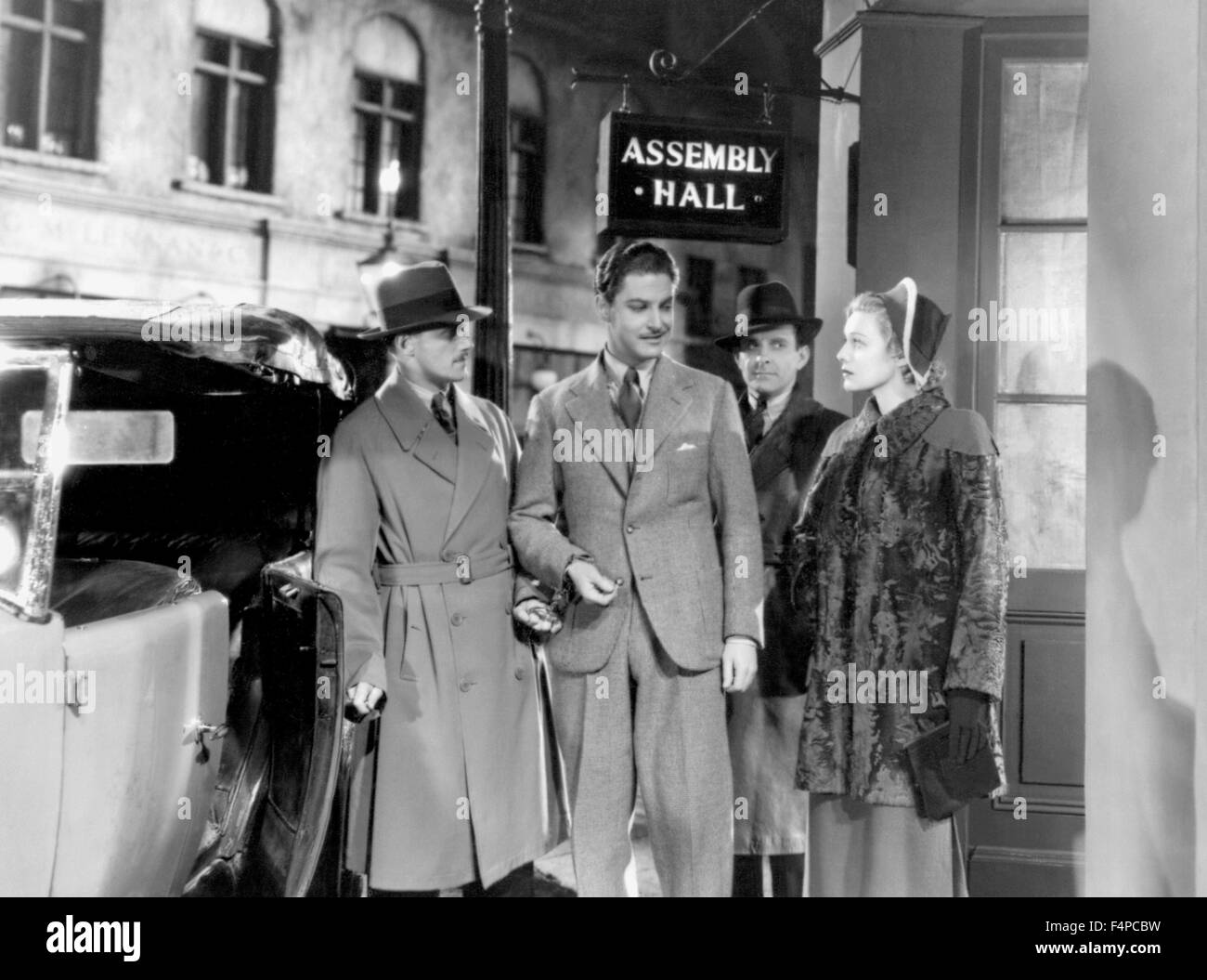 Madeleine Carroll / Robert Donat / i 39 passi 1935 diretto da Alfred Hitchcock Foto Stock Madeleine Carroll / Robert Donat / i 39 passi 1935 diretto da Alfred Hitchcock Foto Stock