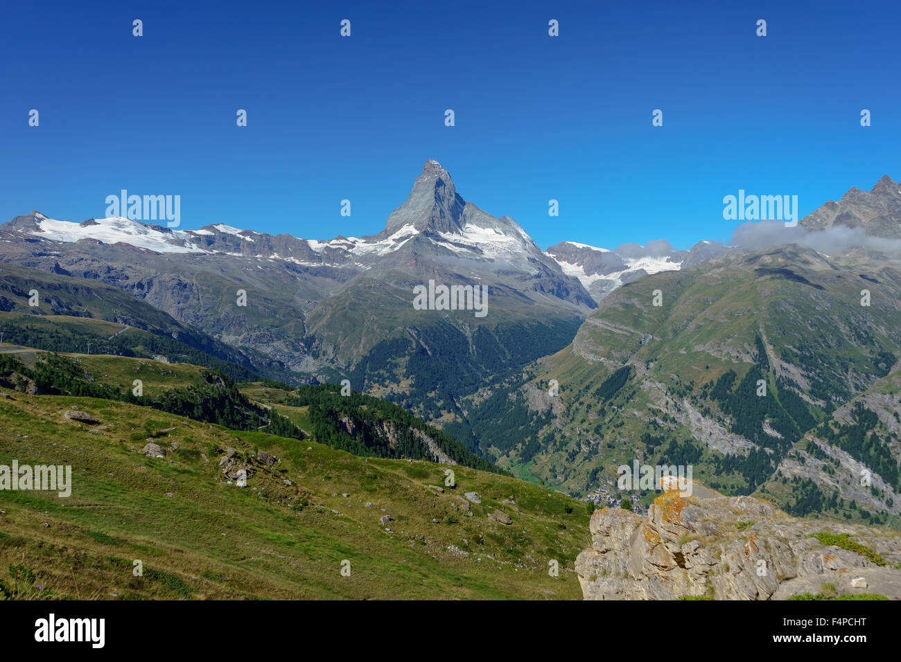 La gamma della montagna di Monte Cervino nelle Alpi Svizzere. Luglio, 2015. Il Cervino, Svizzera. Foto Stock