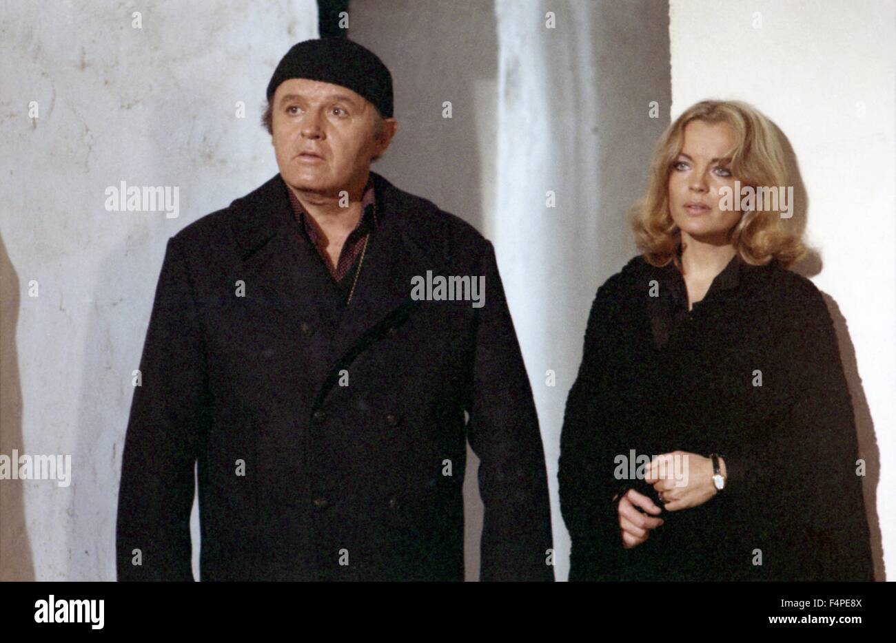 Rod Steiger e Romy Schneider / le mani sporche / 1975 diretto da Claude Chabrol Foto Stock