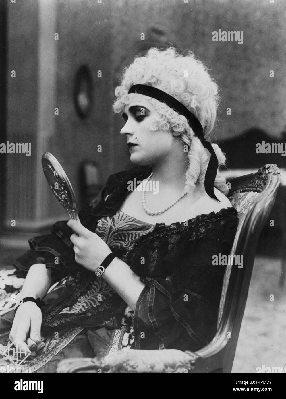 Pola Negri / du Barry / 1919 diretto da Ernst Lubitsch [Fox Film Corporation] Foto Stock