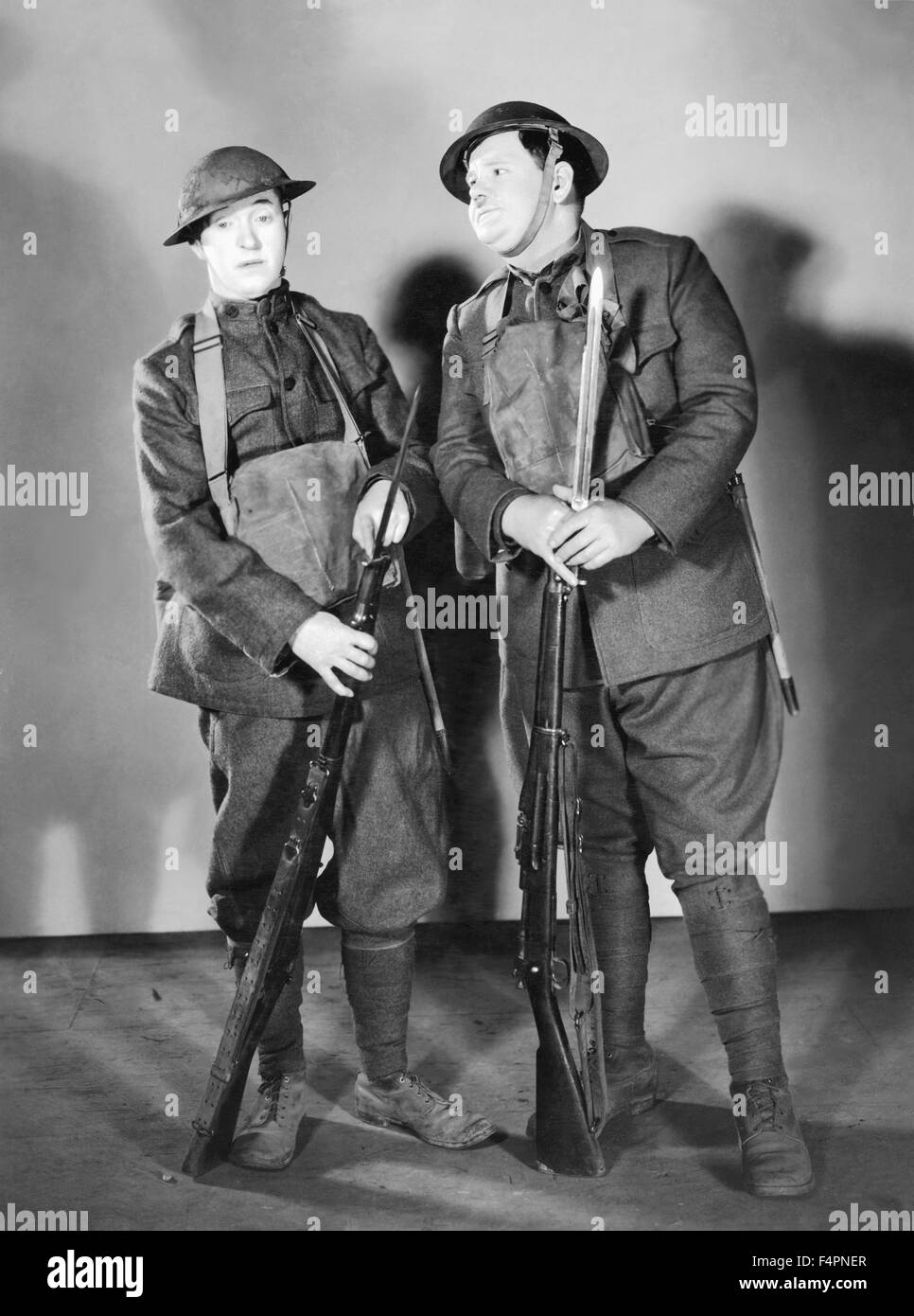 Stan Laurel e Oliver Hardy / Block-Heads / 1938 diretto da John G. Blystone [Hal Roach / Metro-Goldwin-Mayer] Foto Stock