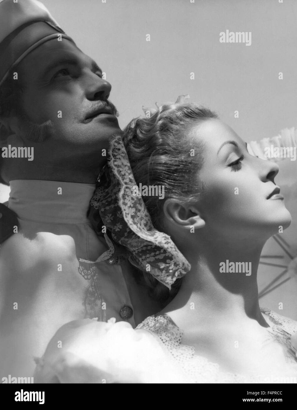 John Loder e Danielle Darrieux / Katia / 1938 diretto da Maurice Tourneur Foto Stock