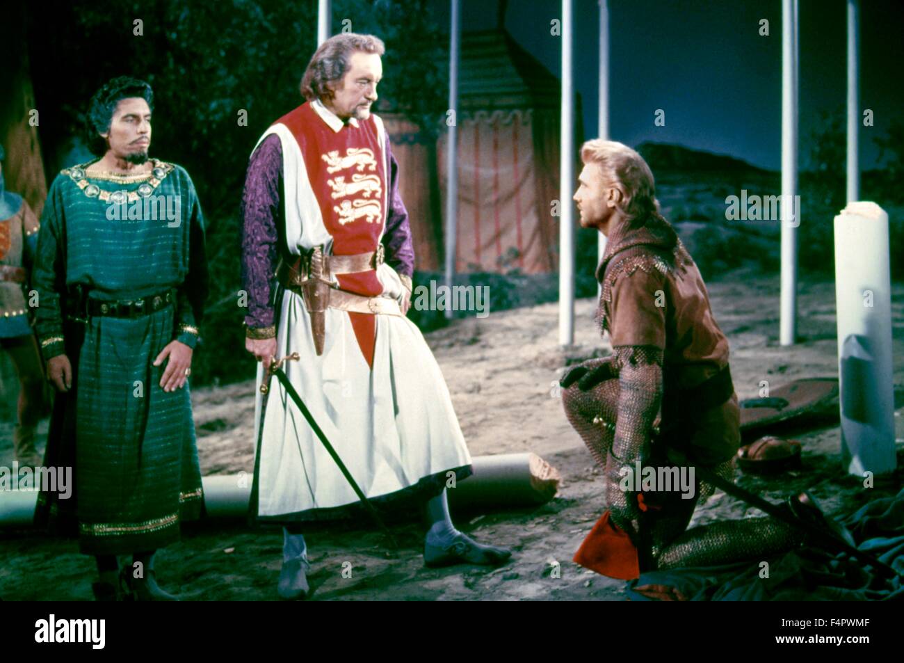 George Sanders e Laurence Harvey / re Richard e i crociati / 1954 diretto da David Butler [Warner Bros Foto] Foto Stock