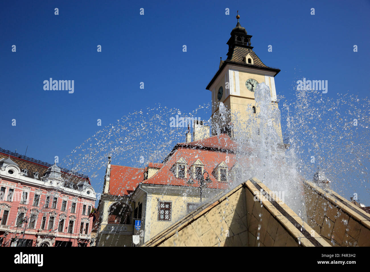 Ex Kronstadt Hall, Casa Primariei, ora museo storico, nel centro storico di piazza Piazza del Consiglio a Brasov Brasov, Tr Foto Stock