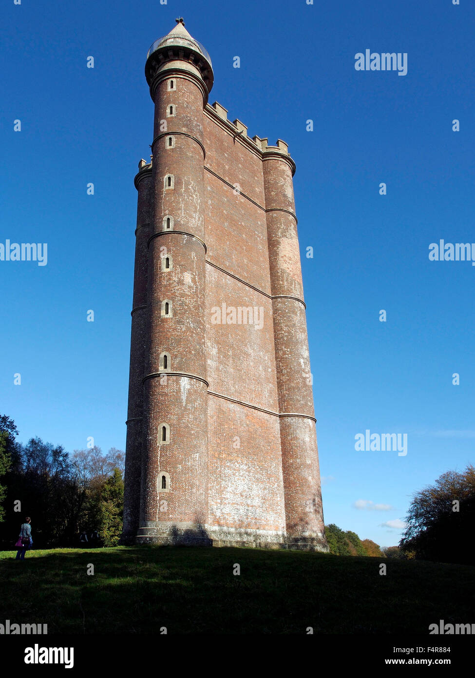 King Alfred's torre (o Stourton Torre), un enorme follia sul Stourhead Station Wagon completata nel 1772. Foto Stock