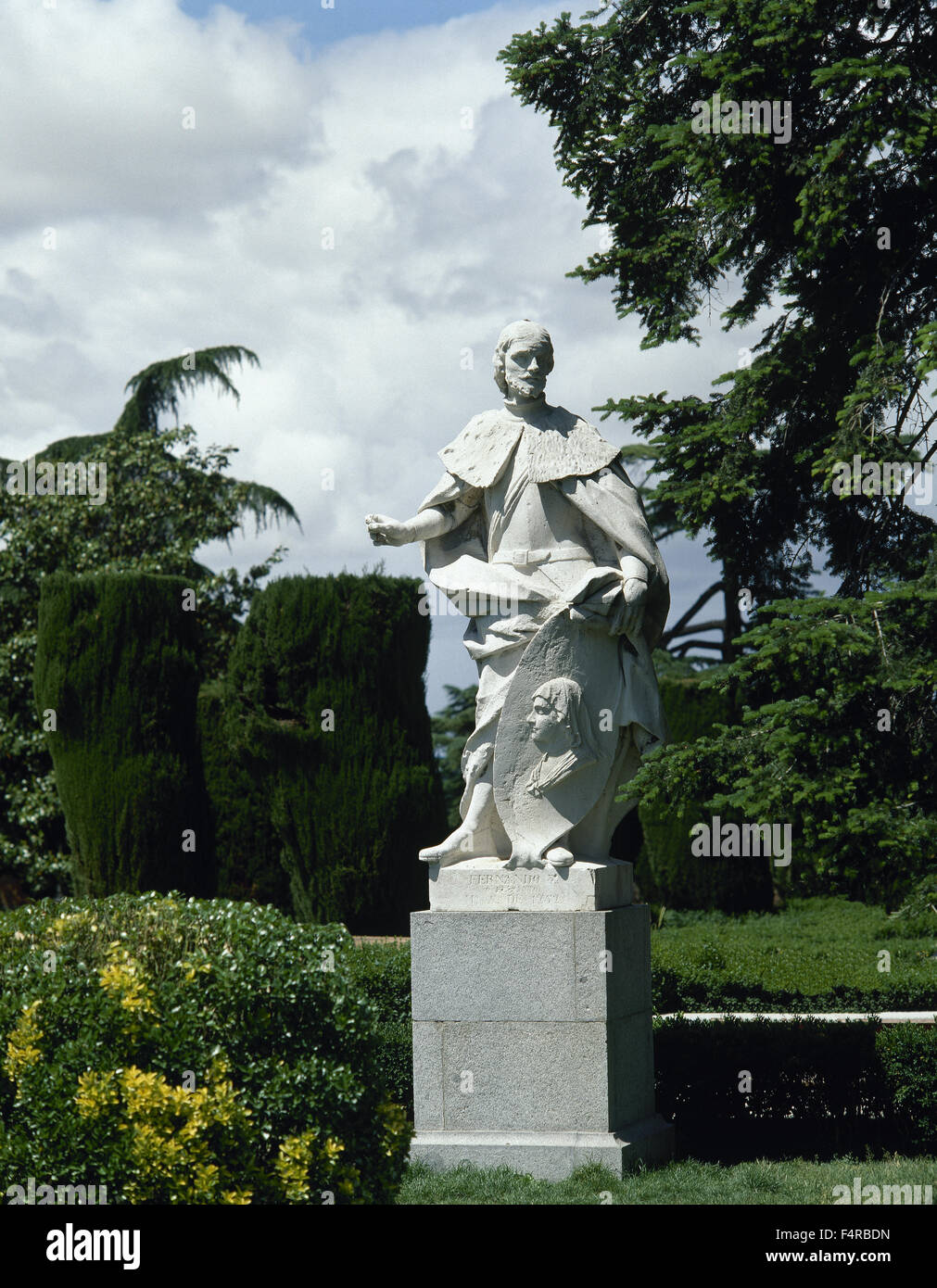 Ferdinando III di Castiglia (1201-1252), chiamato il Santo. Re di Castiglia (1217-1252) e Leon (1230-1252). La scultura di Giovanni Domenico Olivieri (1706-1762), 1753. Giardini Sabatini. Madrid. Spagna. Foto Stock