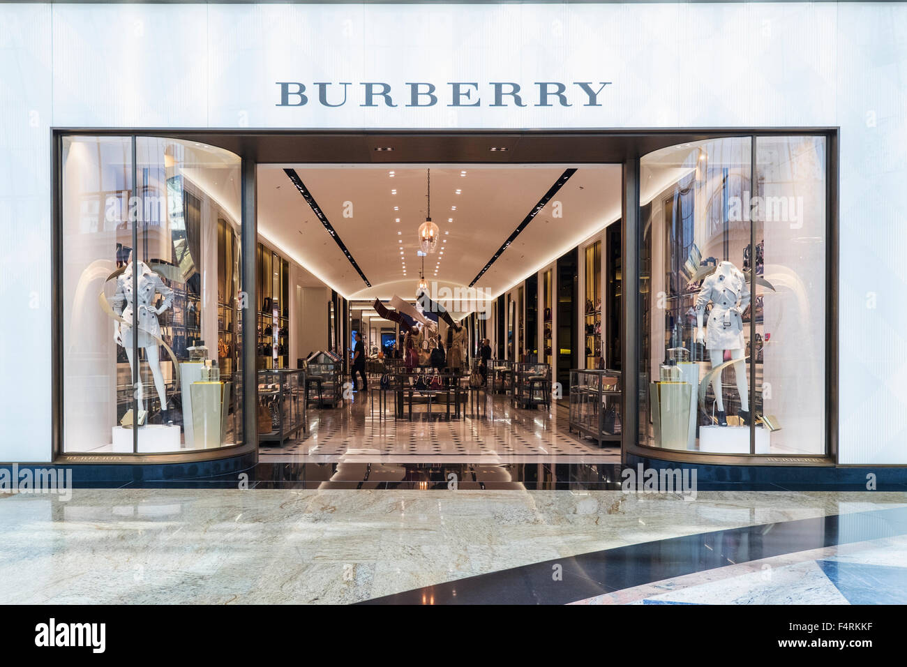 Vista di Burberry store nel centro commerciale Mall of the Emirates a Dubai Emirati Arabi Uniti Foto Stock
