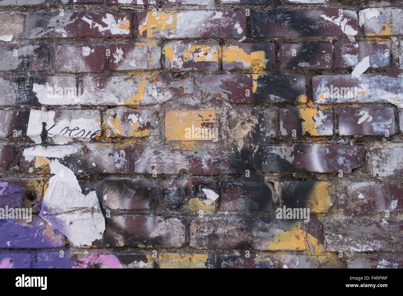 Squallido parete in Berlin Friedrichshain Foto Stock