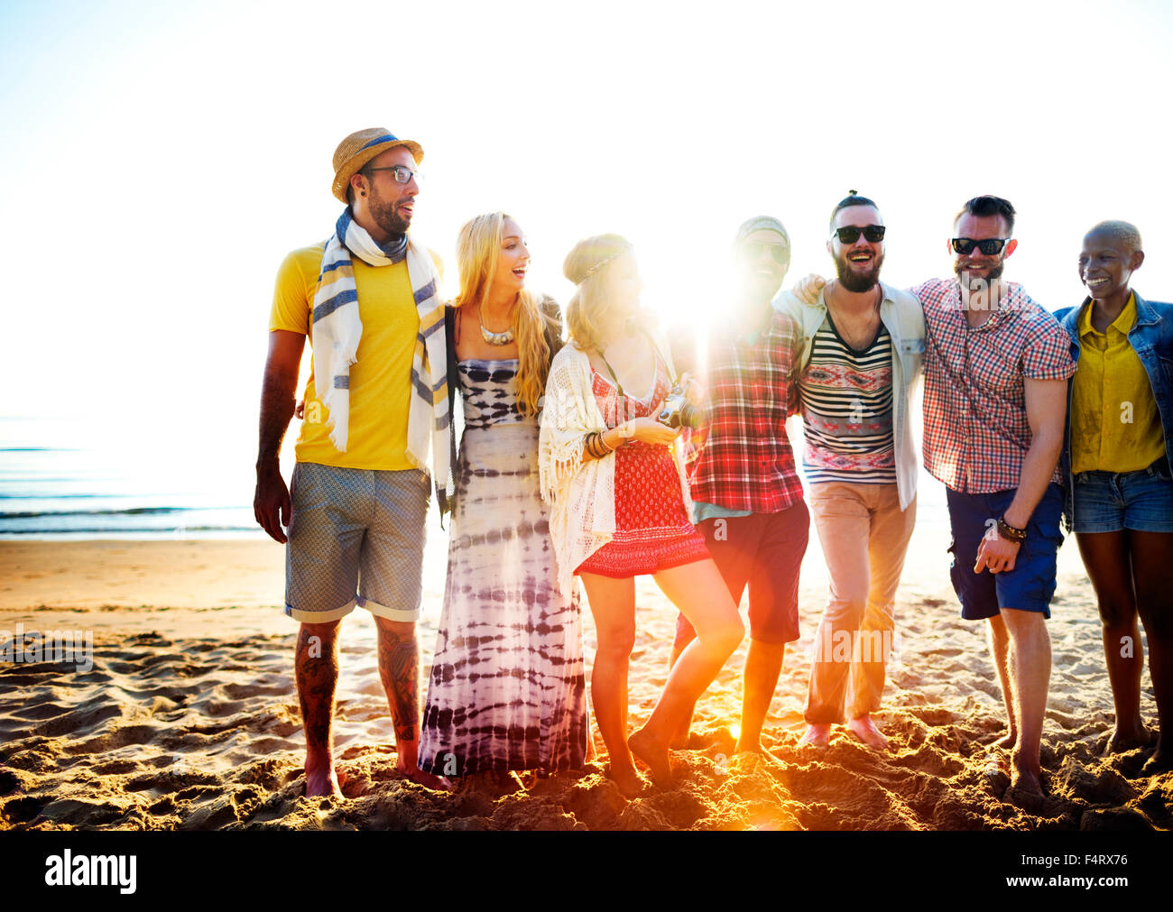 Il legame di amicizia Relax Estate spiaggia felicità Concept Foto Stock
