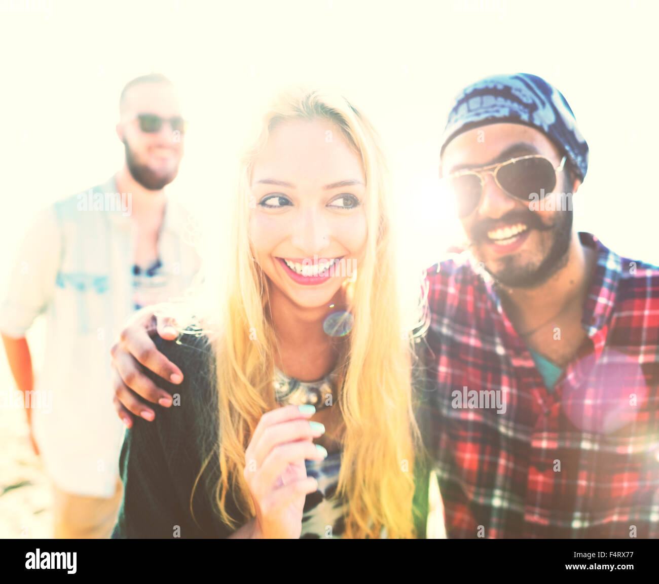 Il legame di amicizia Relax Estate spiaggia felicità Concept Foto Stock