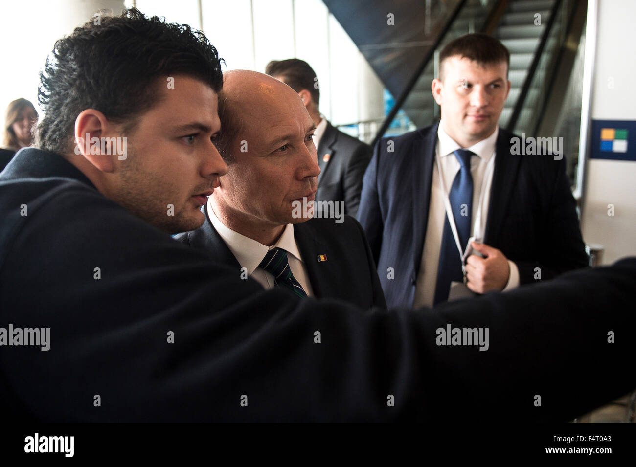 Valeriu Strelet Moldova il Primo ministro durante la seconda giornata di EPP Popolo Europeo parte testa di membri del congresso in Madrit, Spainon 22.10.2015 da Wiktor Dabkowski Foto Stock