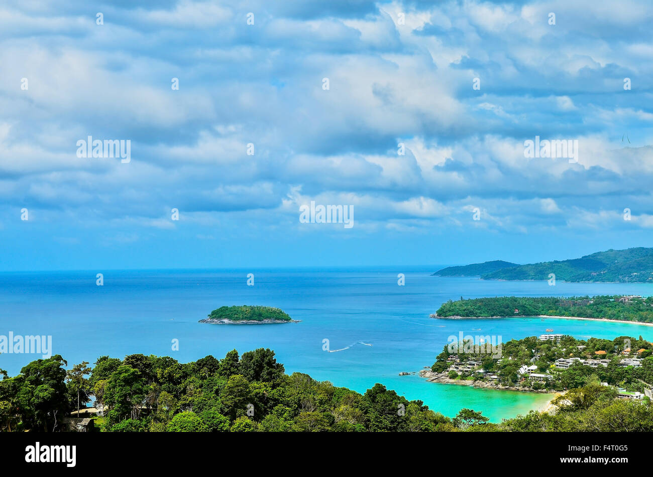 Chalong Bay a sud dell'isola di Phuket in Thailandia Foto Stock