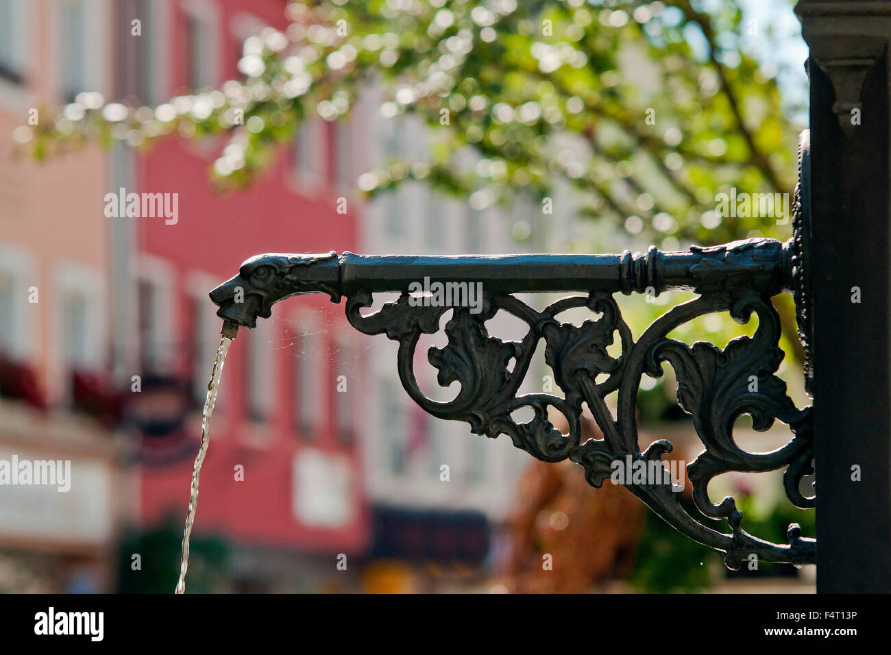 Uscita acqua a Maria è bene nella Marktstraße di Teisendorf Foto Stock