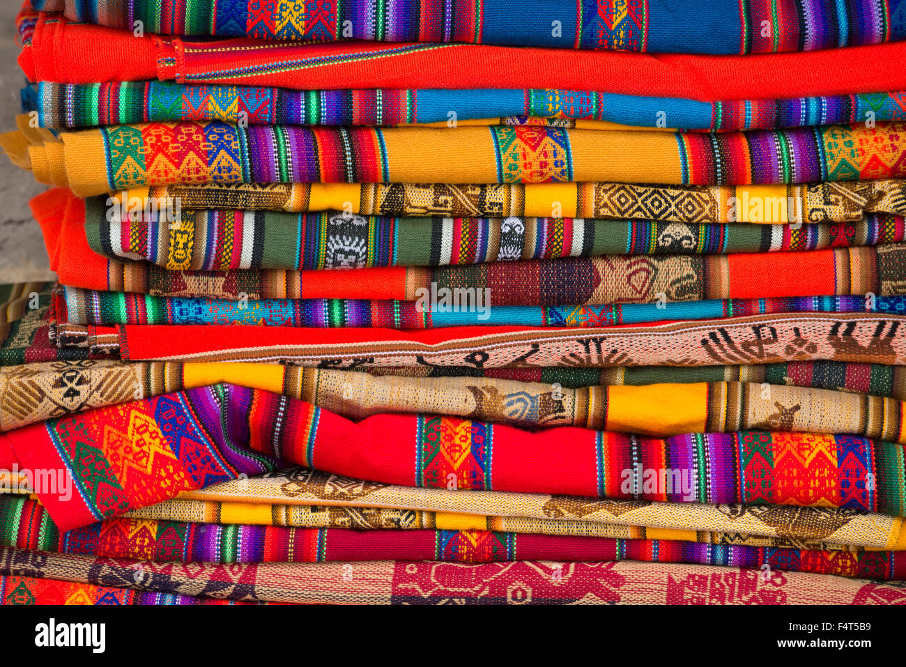 Sud America, America Latina, Perù, Altiplano, coperte indiano al shop Foto Stock