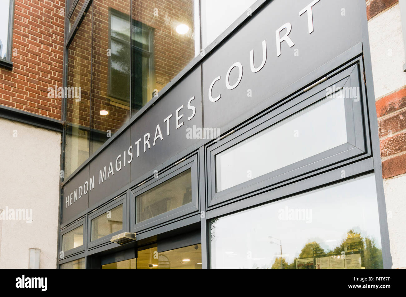 Hendon Magistrates Court, London NW9 Foto Stock