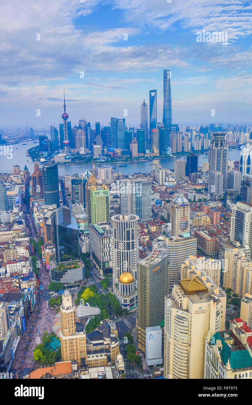 Cina Shanghai City, il Bund e il Pudong district skyline, Fiume Huangpu Foto Stock