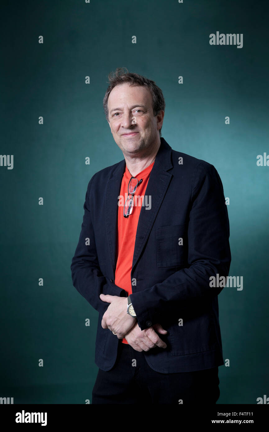 Misha Glenny è un giornalista britannico, il reporting sulla criminalità organizzata e sicurezza informatica, al Edinburgh International Book Festival 2015. Edimburgo. Il 31 agosto 2015 Foto Stock