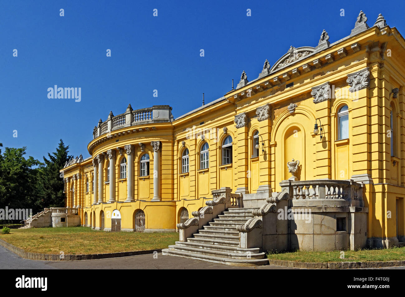 Città di boschetti, Varosliget, bagno termale di Széchenyi Foto Stock