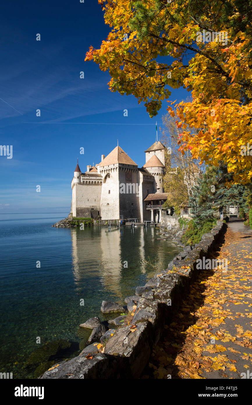 Castello di Chillon sul lago di Ginevra in autunno Foto Stock