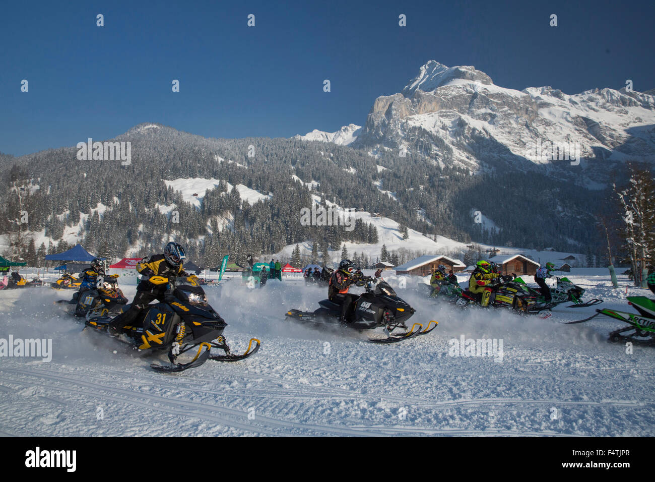 Concorrenza Snow cross Motoneige in Gsteig, Foto Stock