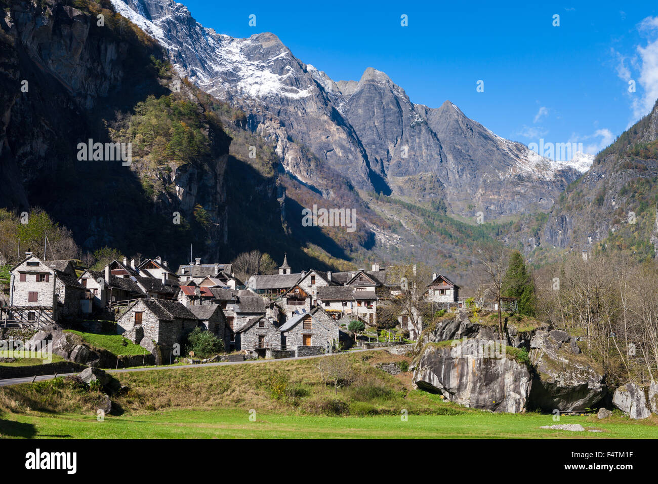 Sonlert, Svizzera Canton Ticino, Val Bavona, villaggio, case di pietra Foto Stock