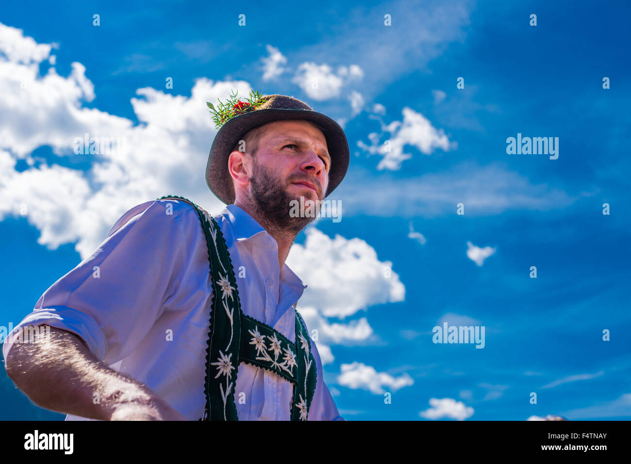Regione di Allgäu, Allgäuer costume nazionale, cappello, cattle drive, alp pastore, barba, Baviera, contadini, Germania, locale, Europa, fel Foto Stock