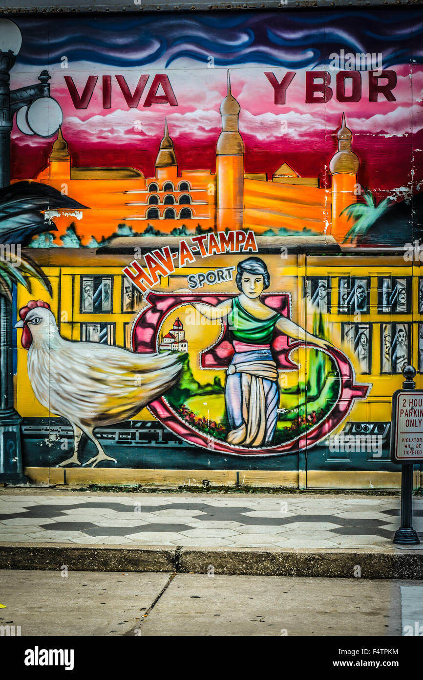 Street Art, murali e grafica di Ybor City, FL, l'ex "Cigar capitale di tutto il mondo si stabilirono dal cubano & immigrati spagnoli Foto Stock