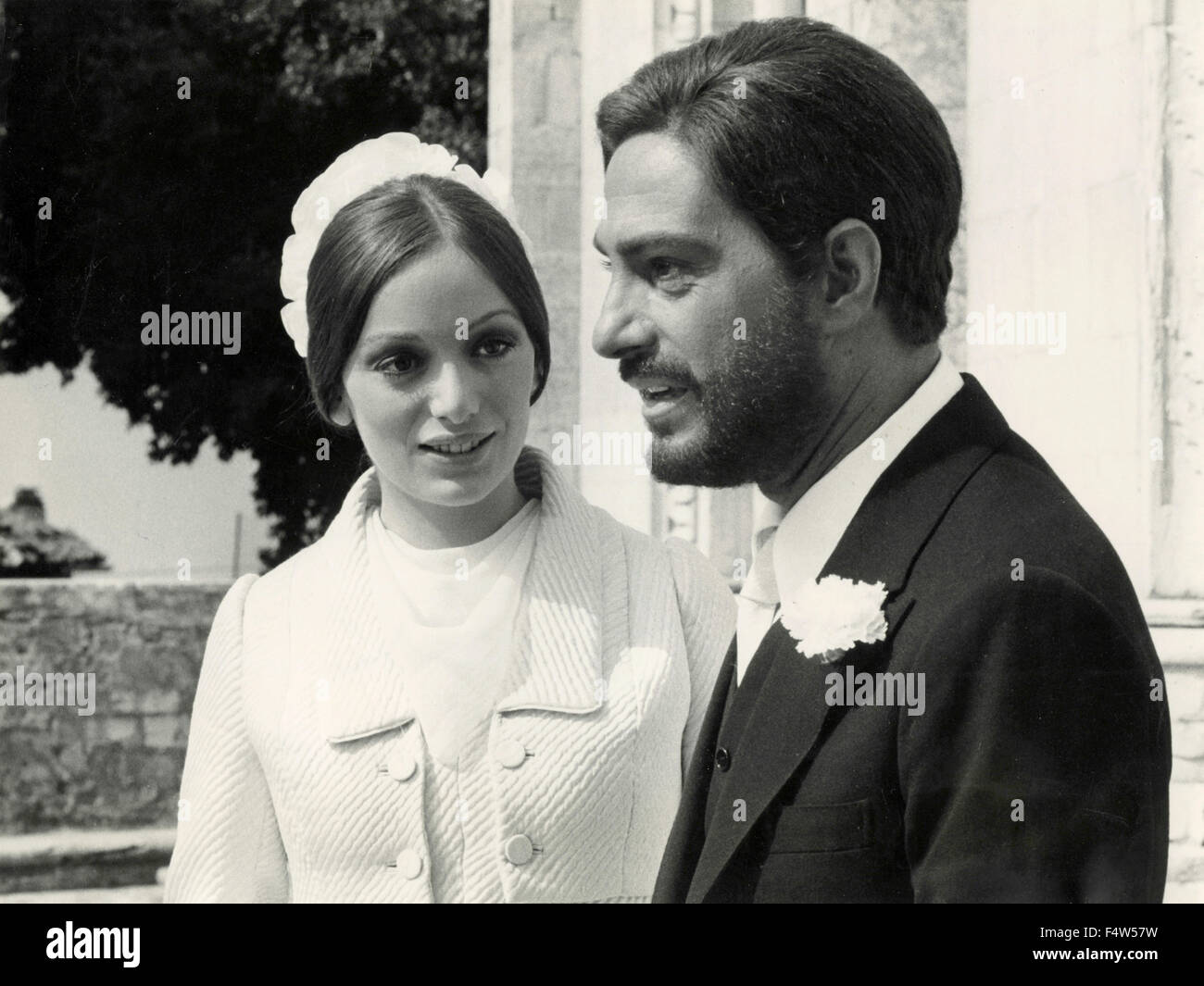 Gli attori italiani di Nino Manfredi e Delia Boccardo in una scena del film 'Per grazia ricevuta" Foto Stock