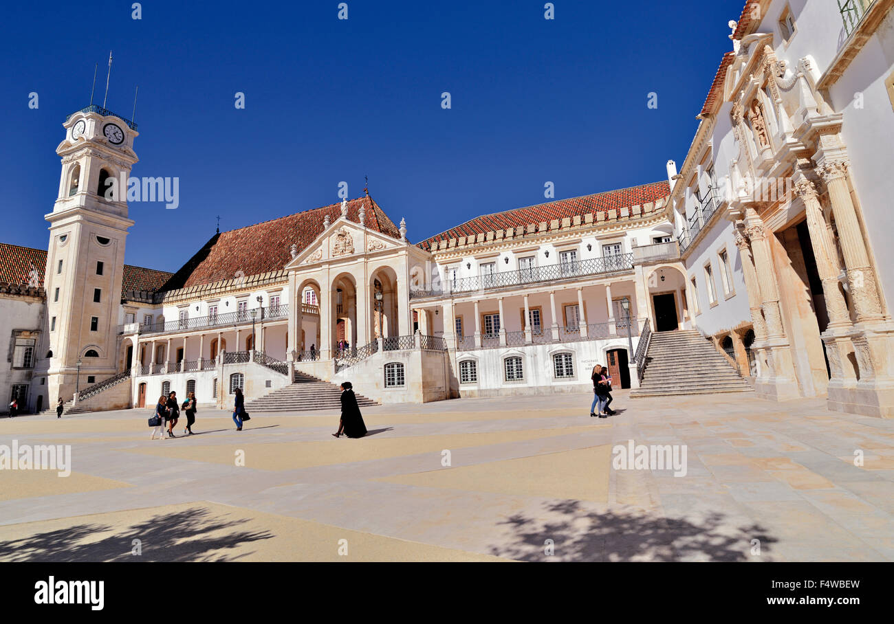 Portogallo: Patio dell'Università di Coimbra Foto Stock