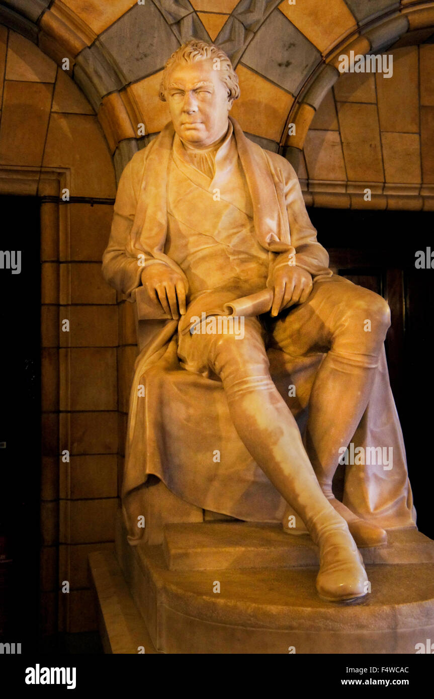 Londra, Regno Unito. Xvii oct, 2015. Statua di Sir Joseph Banks, un naturalista inglese e botanico, che hanno preso parte al capitano James Cook il primo viaggio, adopera 1768-1771. Museo di Storia Naturale di Londra, Regno Unito, il 18 ottobre 2015. © Libor Sojka/CTK foto/Alamy Live News Foto Stock