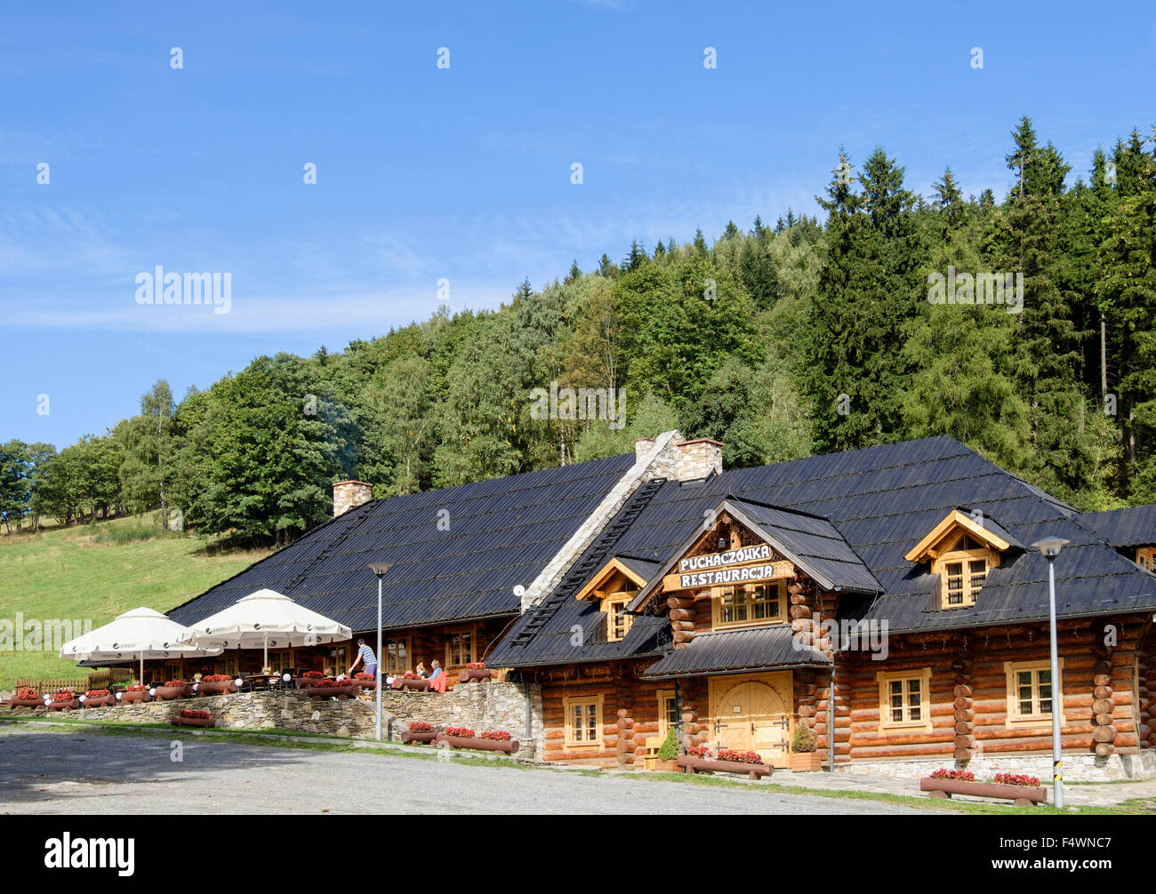 Ristorante Puchaczowka in Czarna Gora (Montagna Nera) ski resort in Snieznicki Park Krajobrazowy. Klodzko Bassa Slesia Polonia Foto Stock