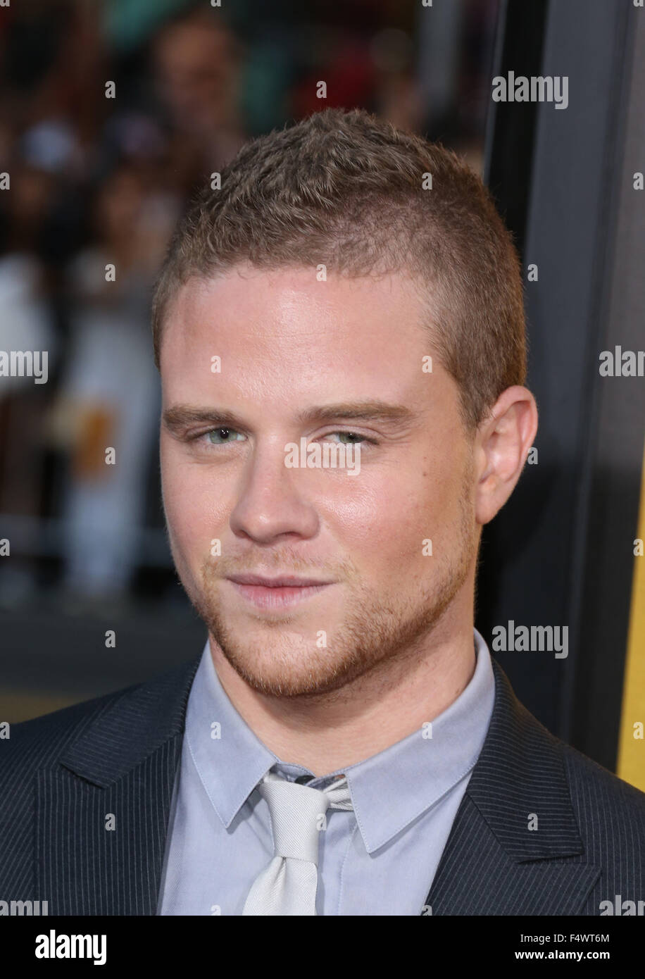 Los Angeles Premiere della Warner Bros Foto" "Siamo vostri amici a TCL Chinese Theatre - Arrivi con: Jonny Weston dove: Hollywood, California, Stati Uniti quando: 20 Ago 2015 Foto Stock