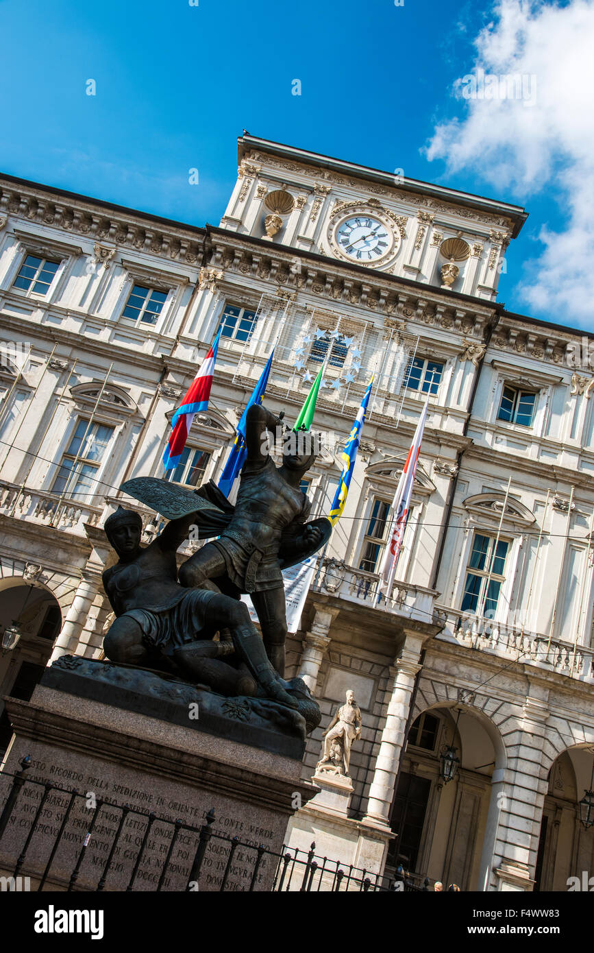 Piazza Palazzo di Città o di Piazza delle Erbe con il municipio, Torino, Piemonte, Italia Foto Stock
