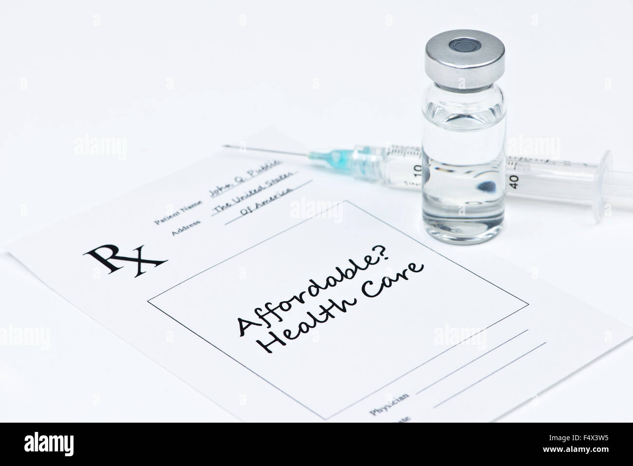 Abbordabili di assistenza sanitaria la prescrizione con la siringa ed il flaconcino. Foto Stock