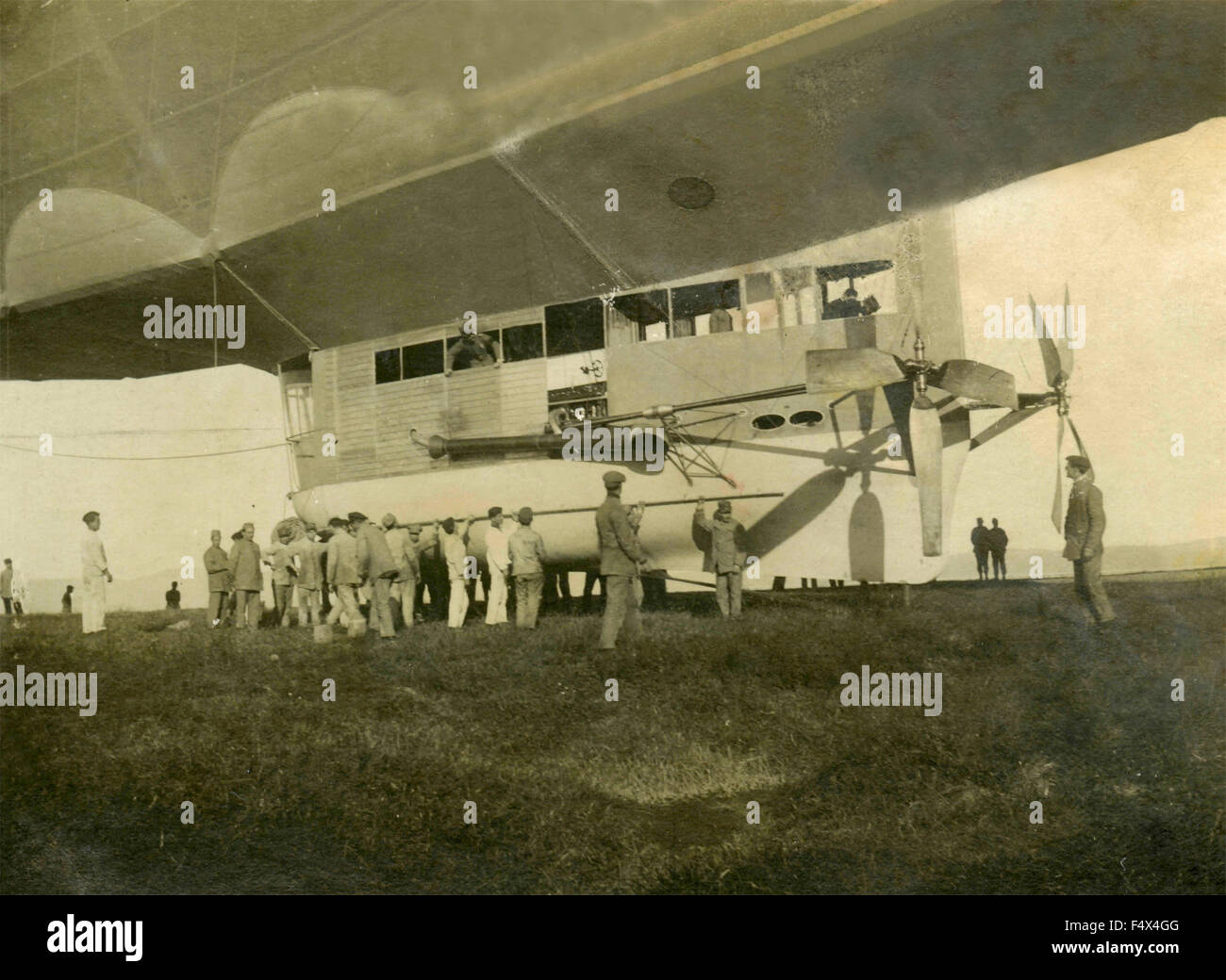 Militare italiana dirigibile tipo P 2 Foto Stock