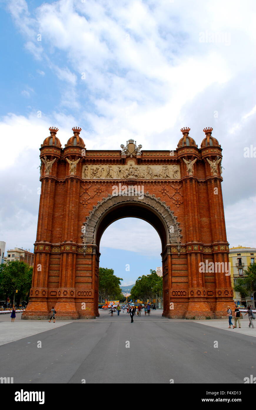 Arco di Trionfo di Barcellona di Josep Vilaseca I Casanovas, a Barcellona, Spagna. In un giorno d'estate. Foto Stock