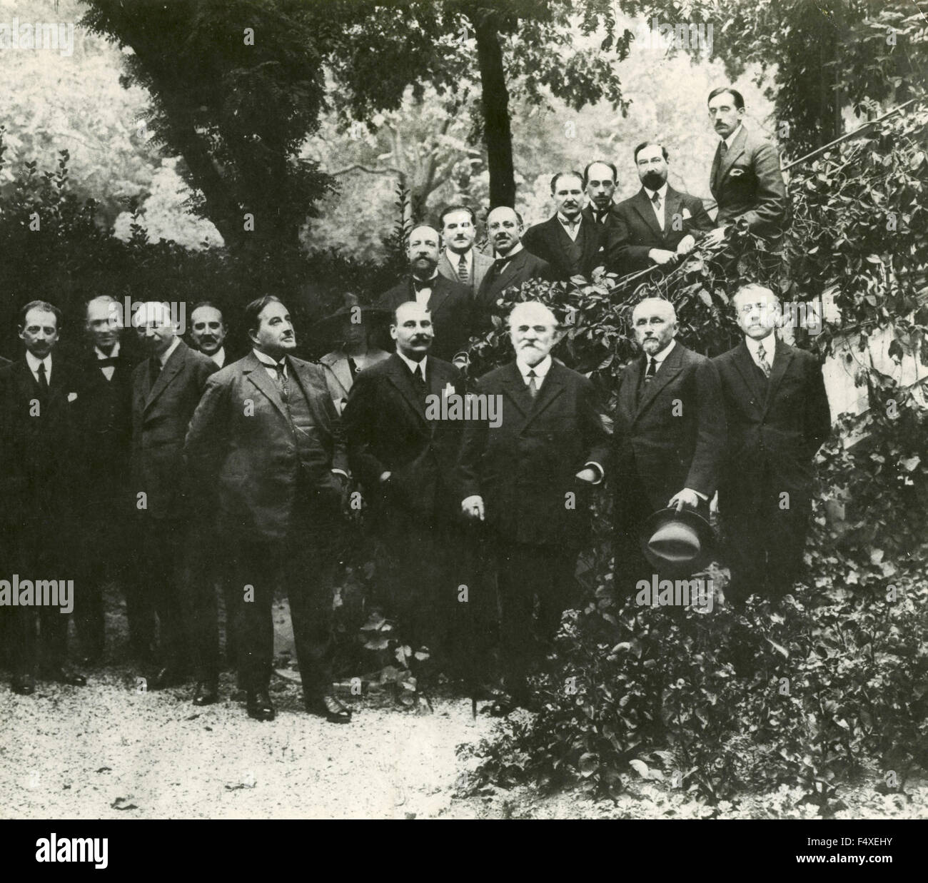 La delegazione francese alla lega delle nazioni: Jouvenel, Doulcet, dell'Ormesson, Fromageot, Leon Bourgeris, Hanotaux, Arenolin e altri, Ginevra, Svizzera Foto Stock