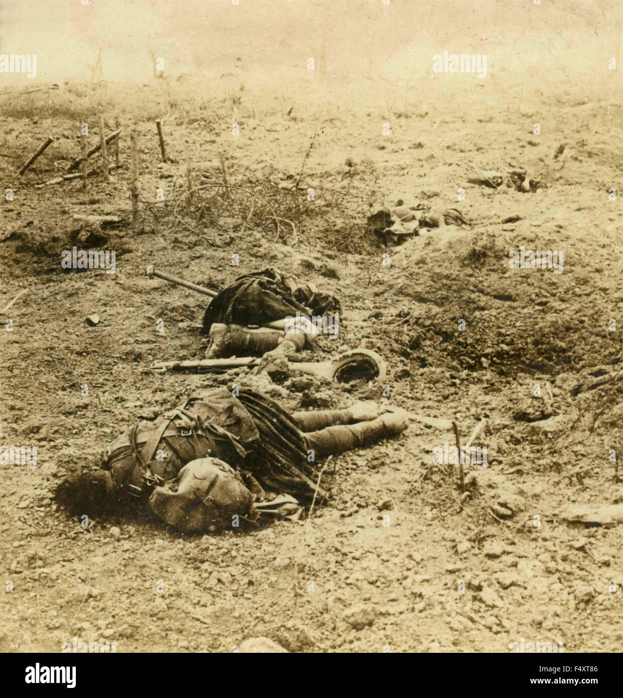 Scottish soldati morti sul campo di battaglia delle Fiandre, in Belgio Foto Stock
