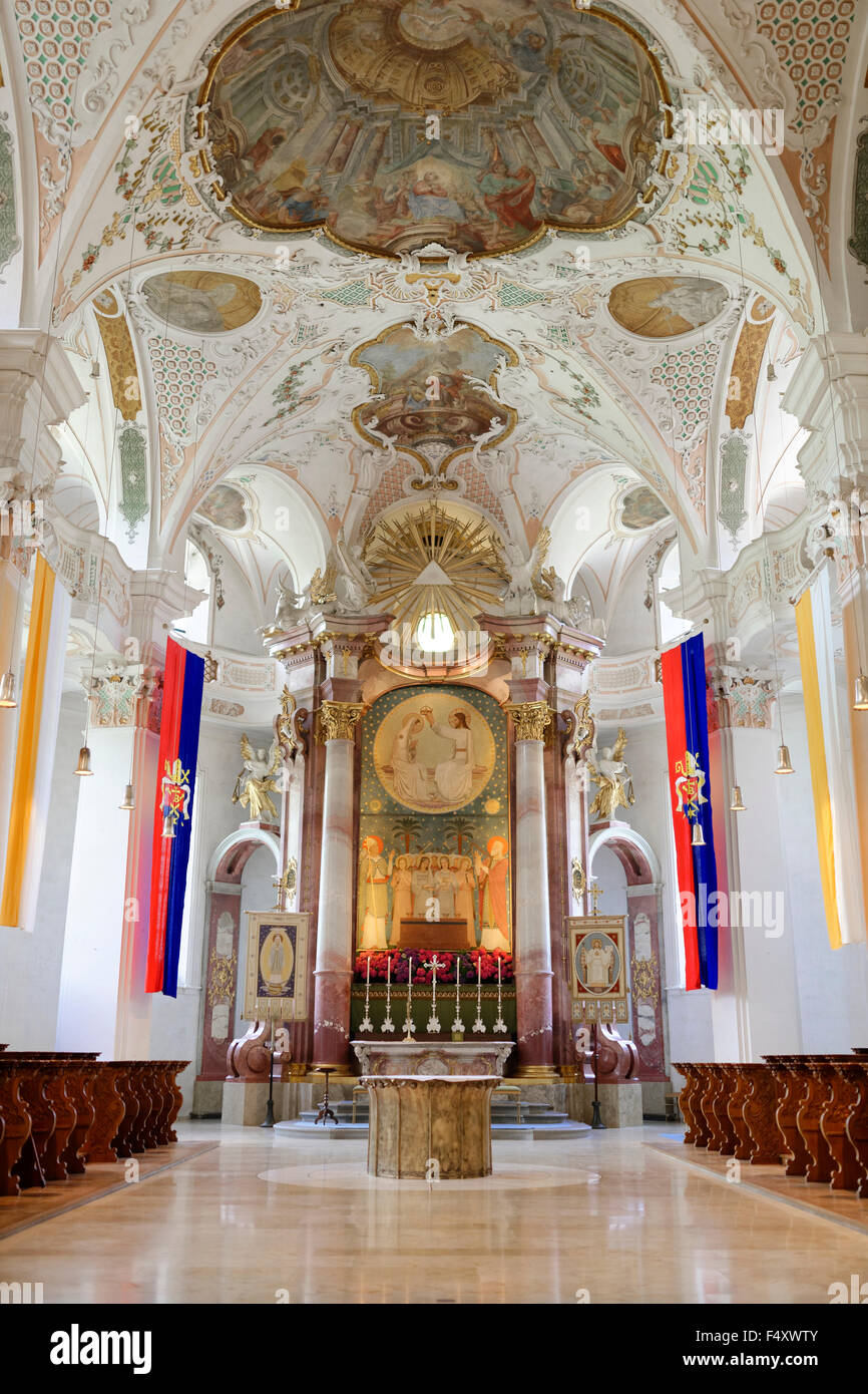 Altare e coro area, Beuron Benedettina Arciabbazia nella Valle del Danubio, Beuron, Baden-Württemberg, Germania Foto Stock