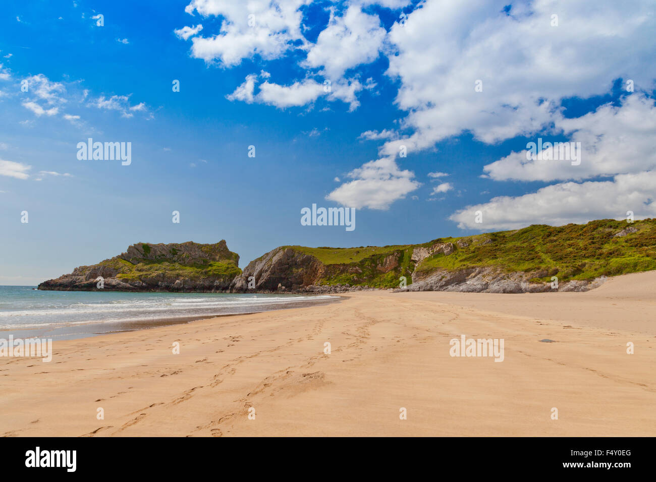 La spiaggia deserta a Broadhaven Sud, Pembrokeshire, Wales, Regno Unito Foto Stock