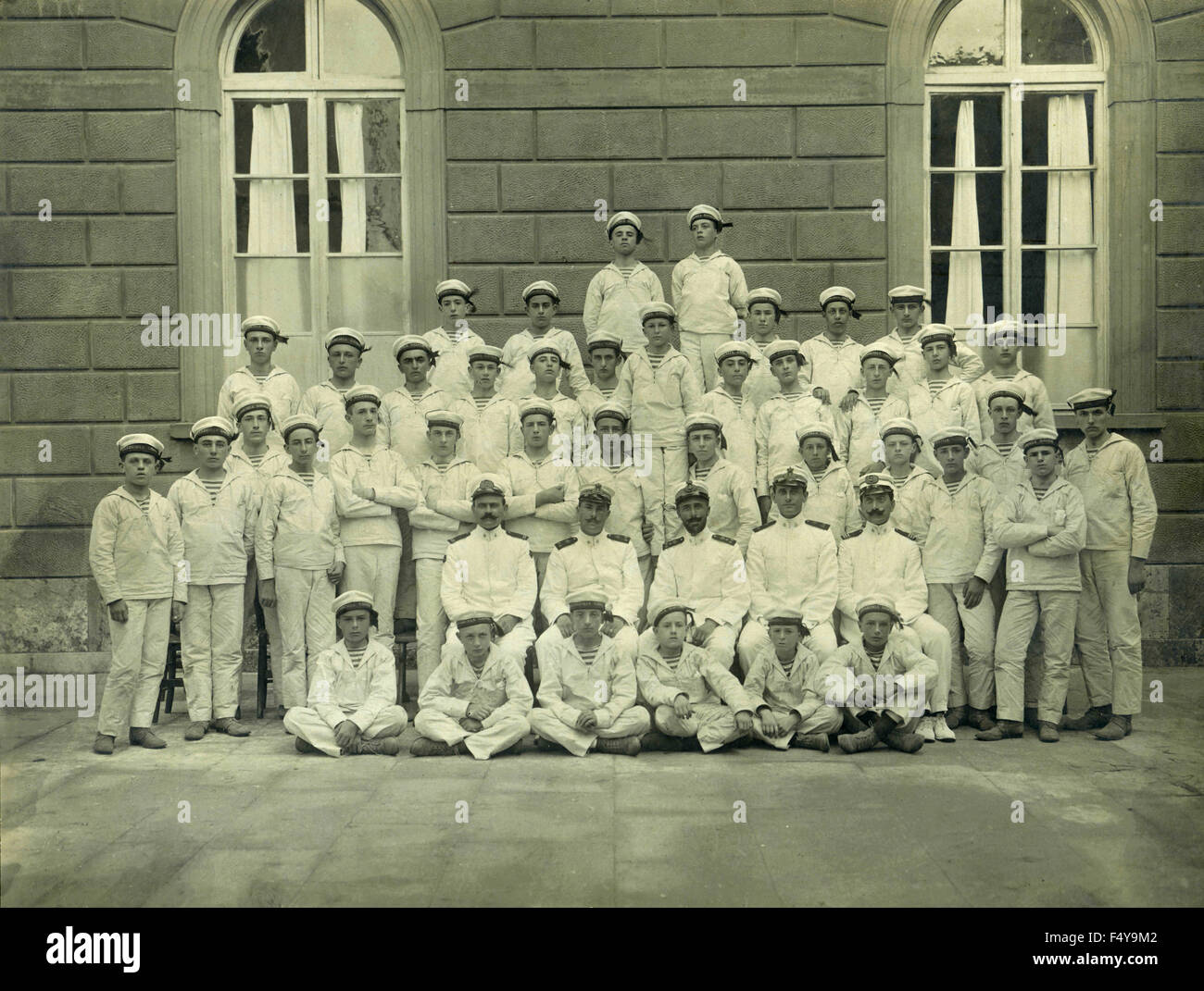 Gli studenti di cadetti dell'Accademia Navale di Livorno, Italia Foto Stock