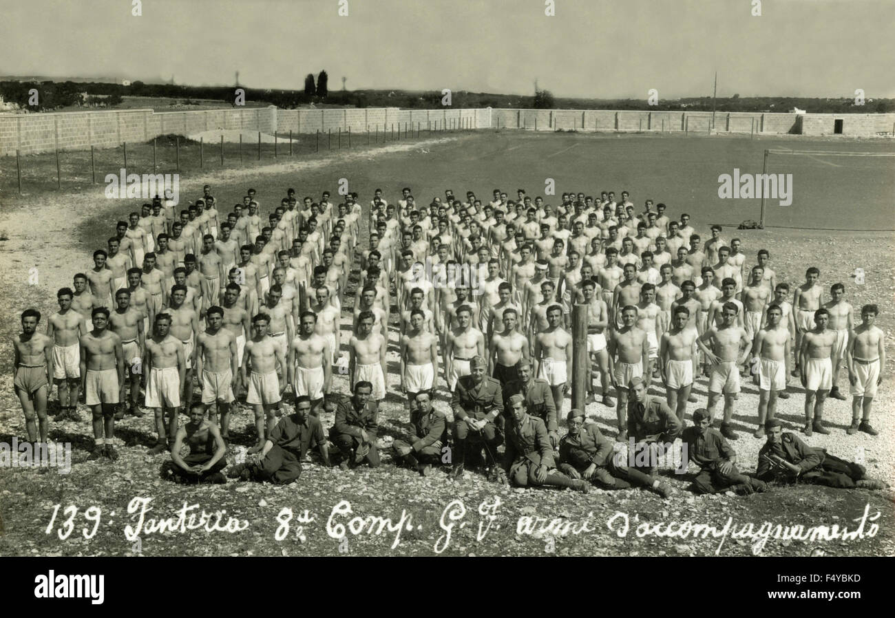 Foto di gruppo dei 139 reggimento di fanteria 8 Società dell'Esercito Italiano Foto Stock