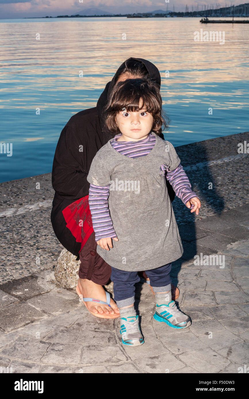 Gli immigrati da Afghanistan in Kos, Grecia il 24 ottobre 2015. Essi sono passati in mare Egeo due giorni prima. Foto Stock