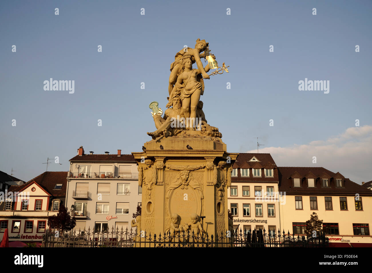 Peter van den Branden fontana monumento sulla piazza del mercato di Mannheim, Baden-Württemberg, Germania, Europa Foto Stock