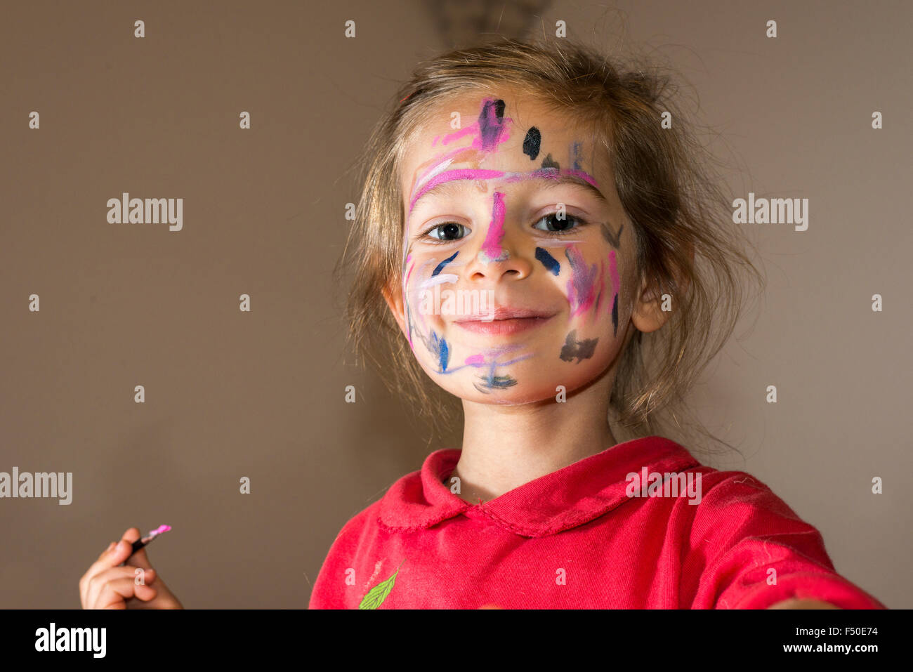 maglione rosso bambina