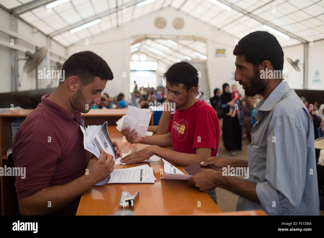 Il personale dell'UNHCR a Tripoli centro per la regione di Akkar vicino alla frontiera siriana a nord del Libano. Il siriano rifugiati arriva e soggiorno in Foto Stock