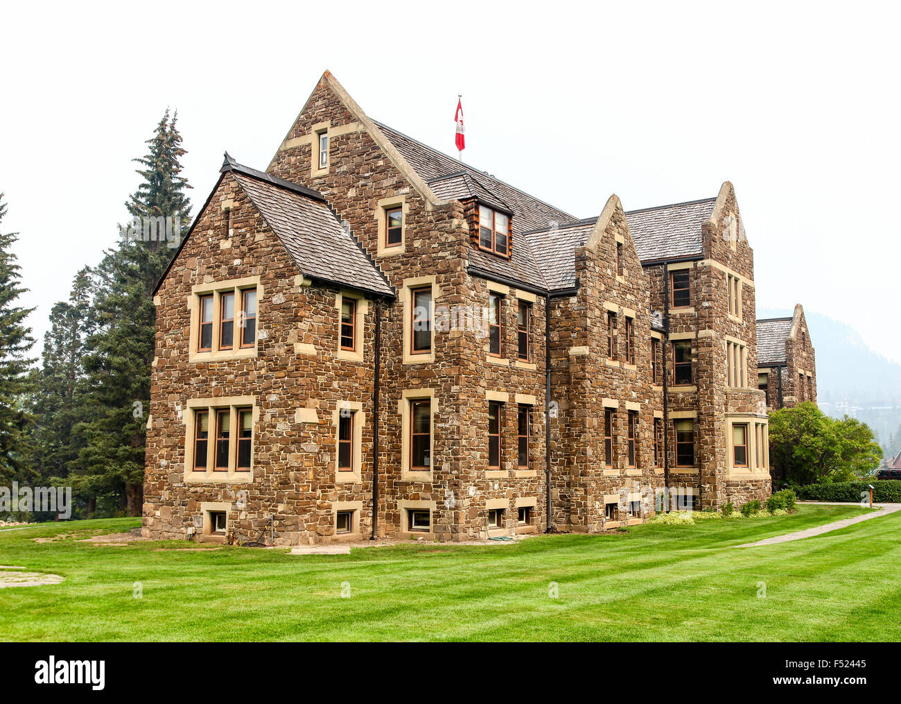 Patrimonio canadese Parks Canada amministrazione principale edificio in cascata giardini Banff Alberta Canada Foto Stock