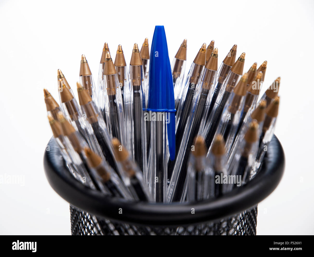 Bic crystal penne blu in caso di matita Foto Stock