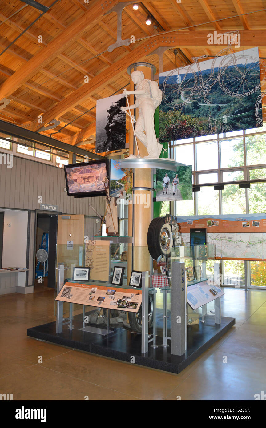 La Blue Ridge Parkway Visitor Center situato nei pressi di Asheville, North Carolina. Foto Stock